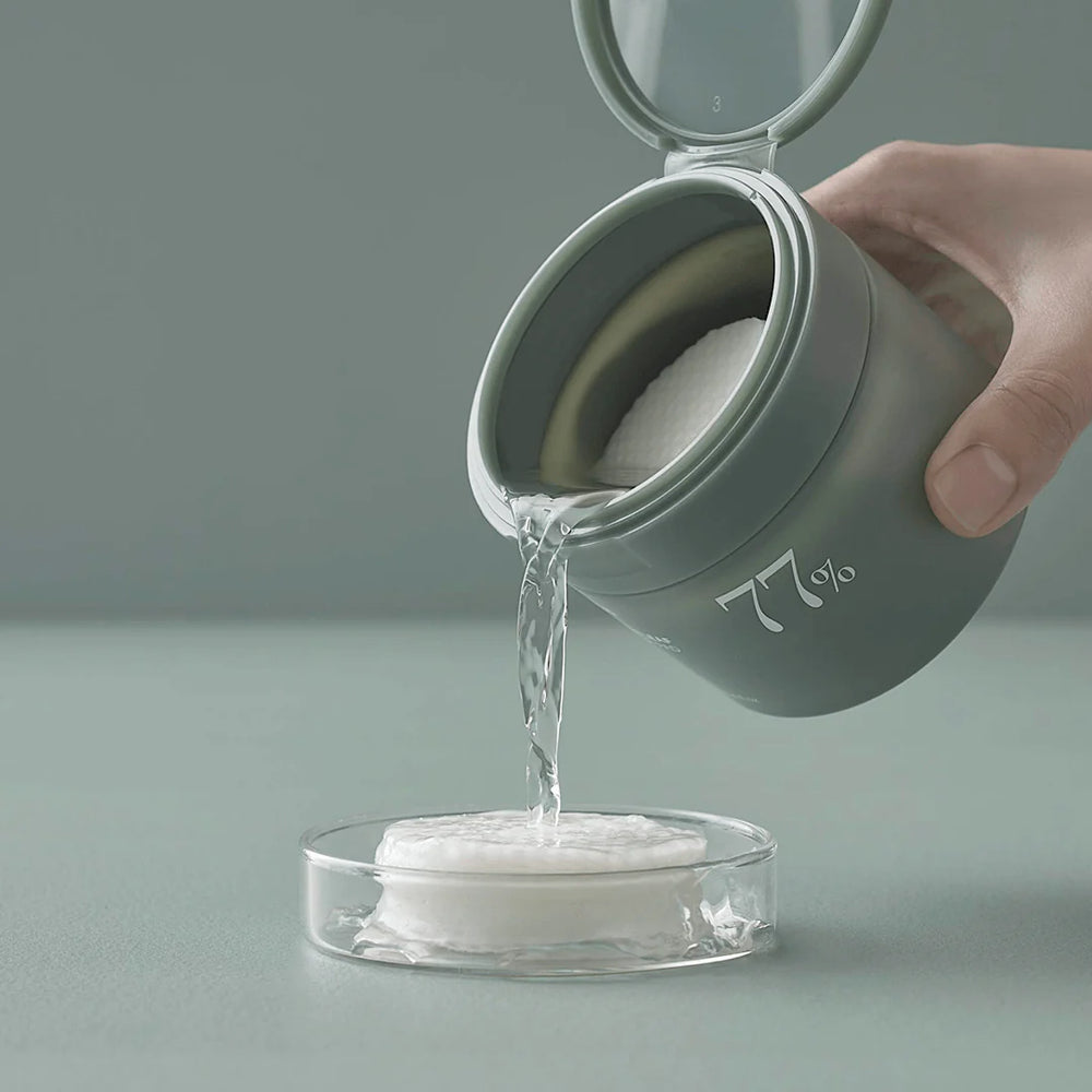 Close-up of ANUA Heartleaf 77% Clear Pad 70pcs – gentle exfoliating toner pad