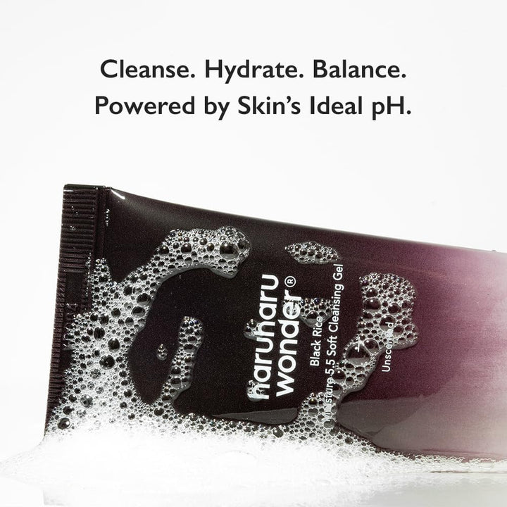Soft gel texture and light foam of the Haruharu Wonder Black Rice Cleanser for sensitive skin