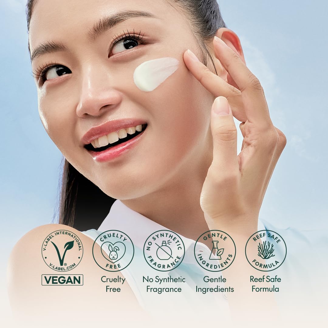 Model applying PURITO SEOUL Daily Soft Touch Sunscreen