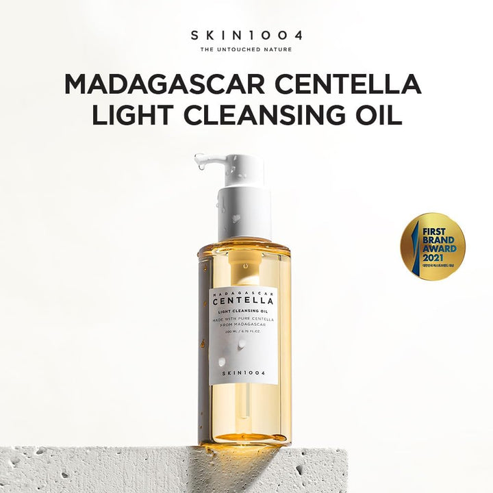 SKIN1004 Madagascar Centella Light Cleansing Oil bottle for deep pore cleaning and makeup removal